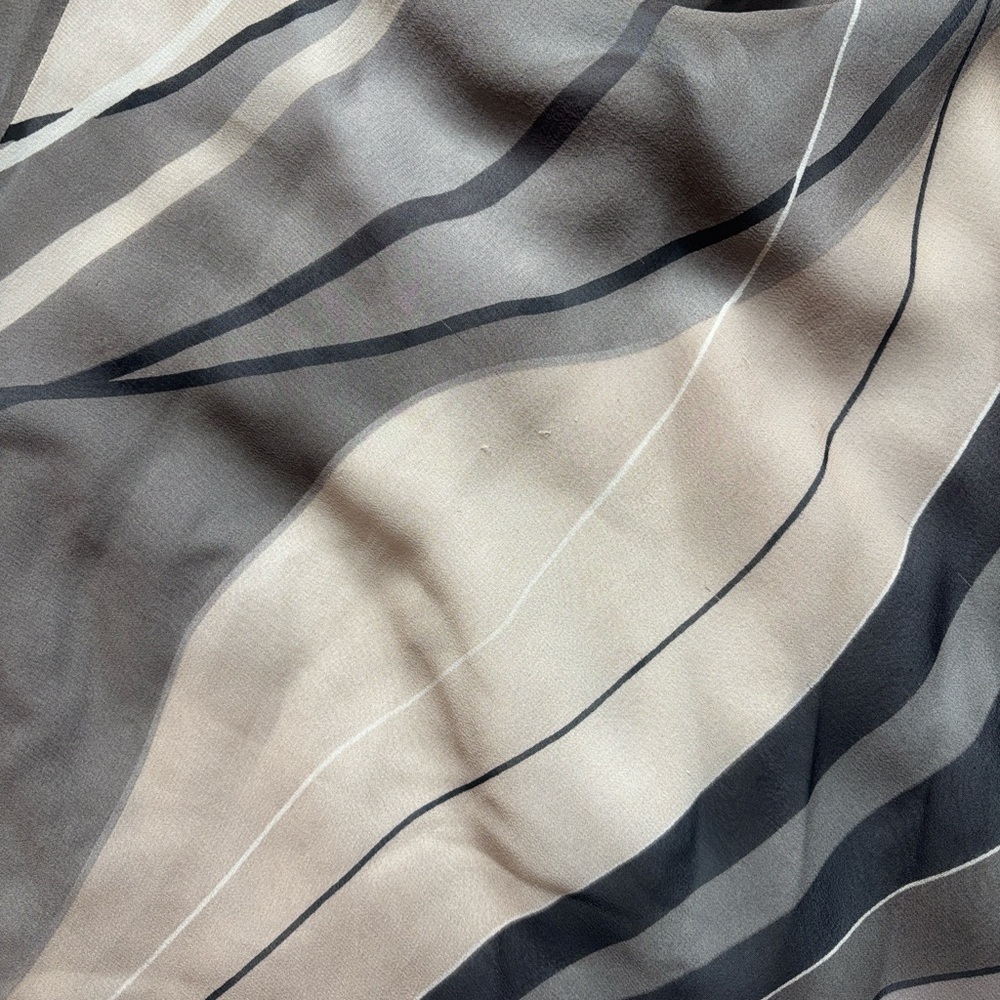 Vintage Anthropologie Kenneth Cole Gray and Tan Patterned 100% Silk Maxi Skirt - Picture 4 of 16